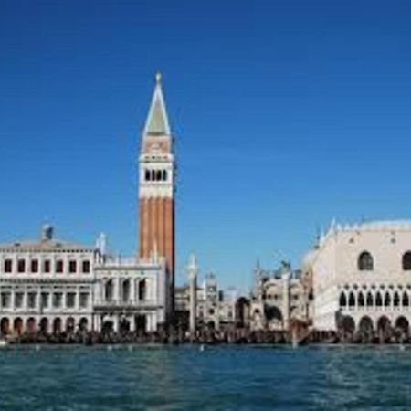 Апартаменты Residenza Leon D'Oro Венеция Экстерьер фото